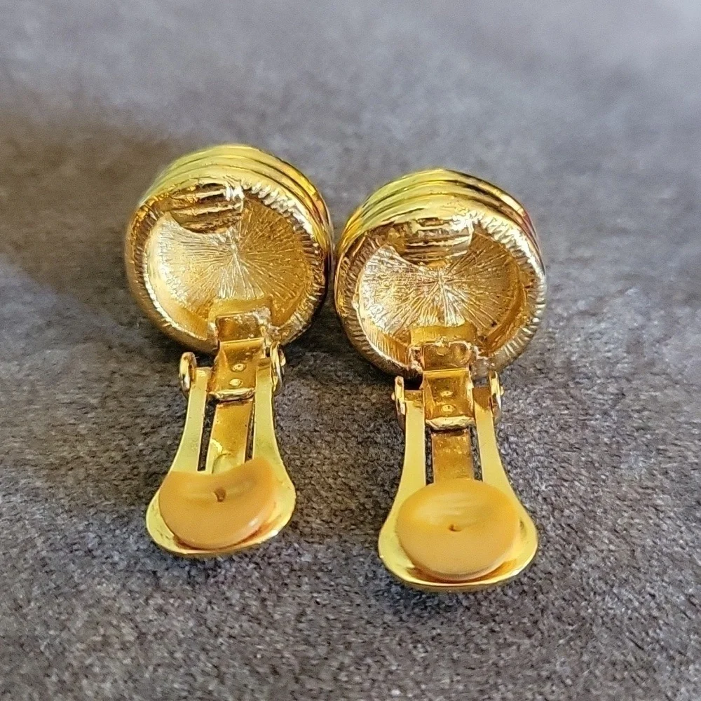 Vintage 1980s Goldtone Circle Dome Clip-on Earrings